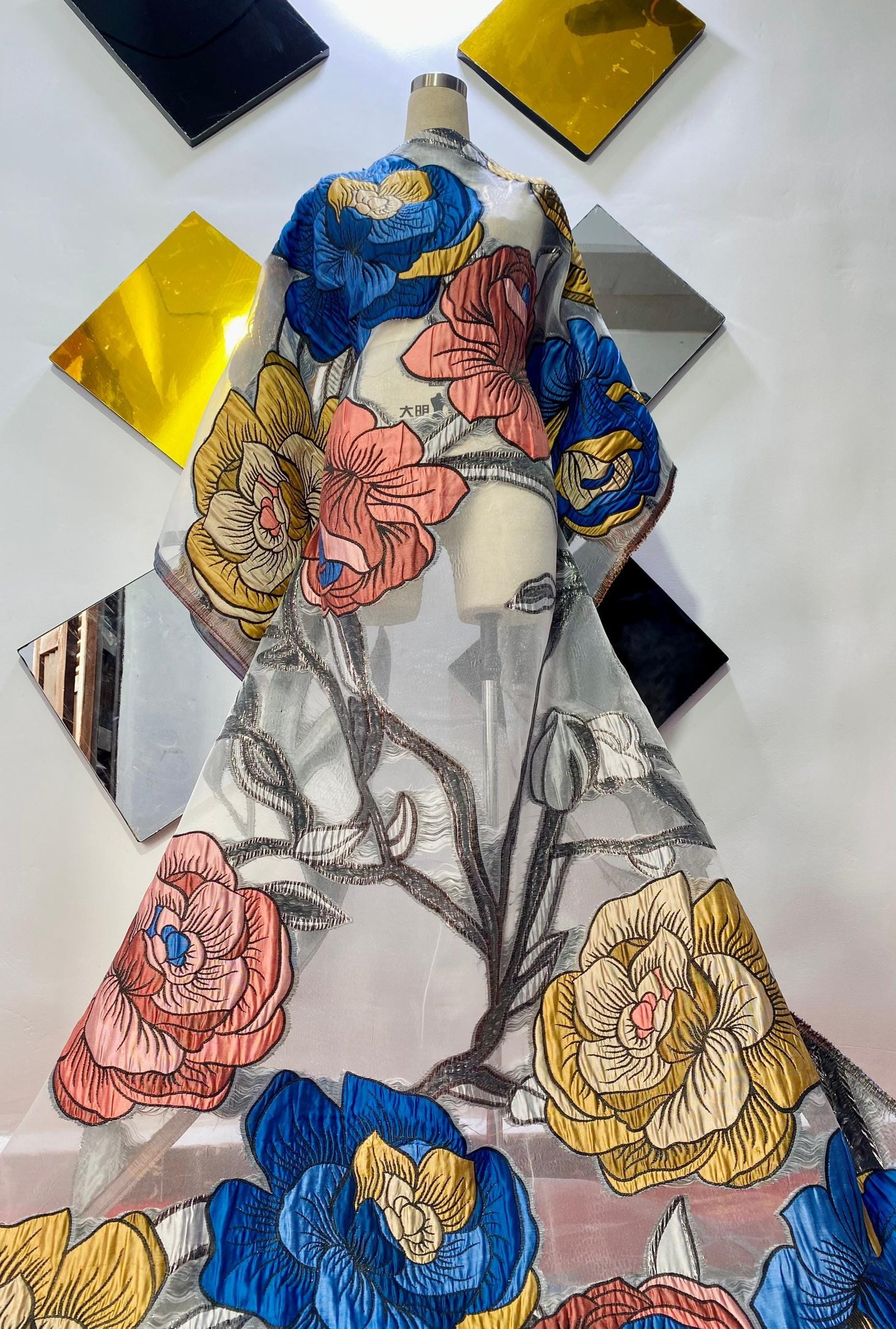 Big Organza Brocade Fabric - Image 3